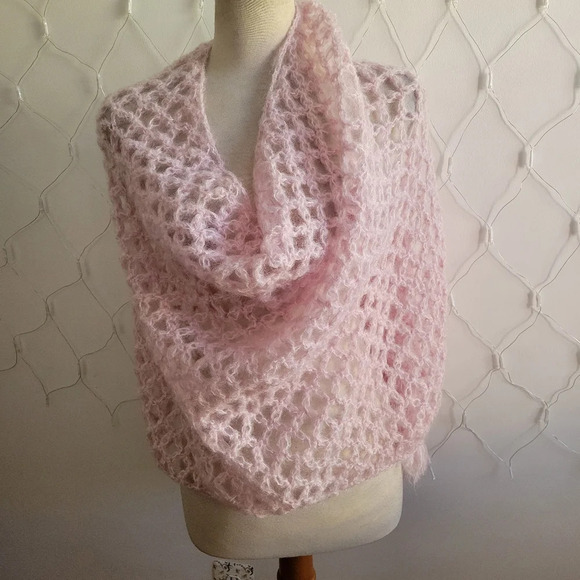 Vintage Shawl Light Pink/Mauve Crocheted Knit Wrap - Picture 8 of 10